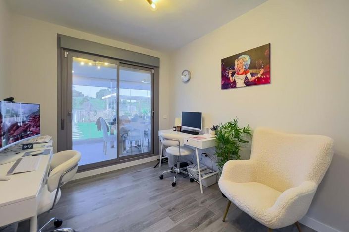 Image No.27-3 Bed Apartment for sale