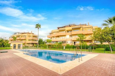 1447-644224-78d1f4f8b6655591b02d22fabb36a692d