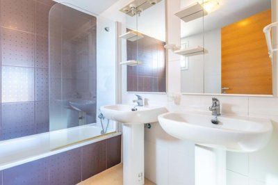 1447-528457-78d1f4f8b6655591b02d22fabb36a692d