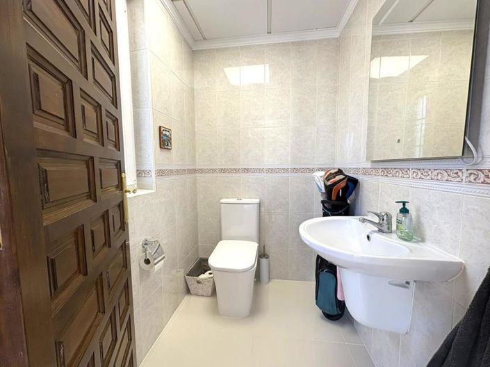 Image No.20-3 Bed Apartment for sale