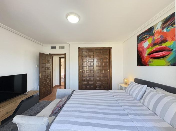 Image No.35-3 Bed Apartment for sale