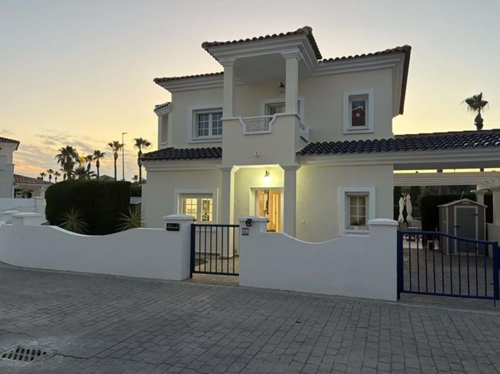 Image No.20-2 Bed Apartment for sale