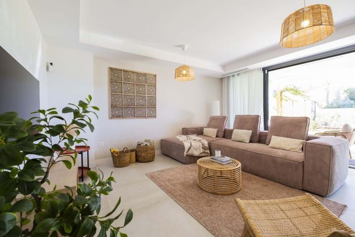 Image No.13-3 Bed Townhouse for sale