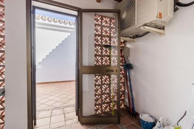 1447-608927-78d1f4f8b6655591b02d22fabb36a692d