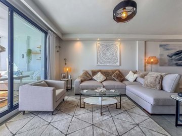 1447-631530-78d1f4f8b6655591b02d22fabb36a692d