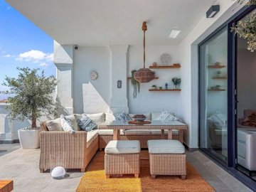 1447-631530-78d1f4f8b6655591b02d22fabb36a692d