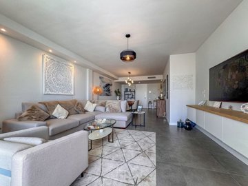 1447-631530-78d1f4f8b6655591b02d22fabb36a692d