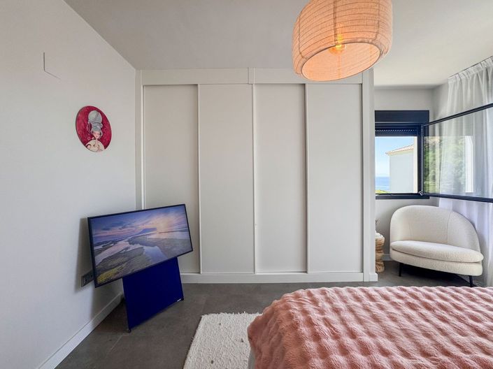 Image No.34-2 Bed Apartment for sale