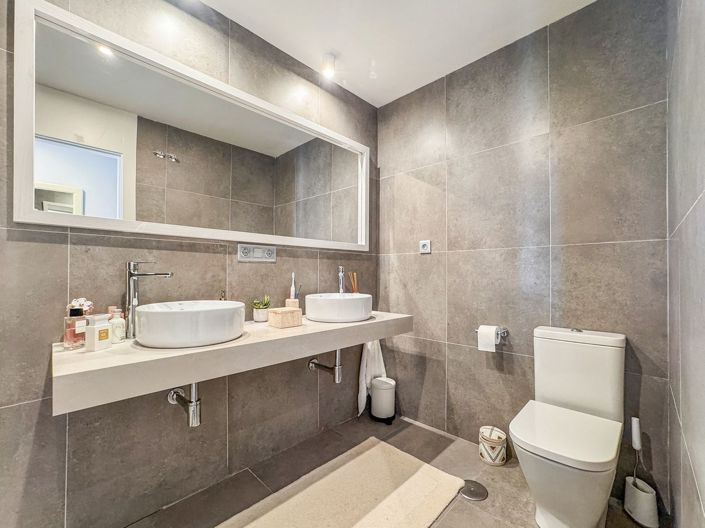 Image No.38-2 Bed Apartment for sale