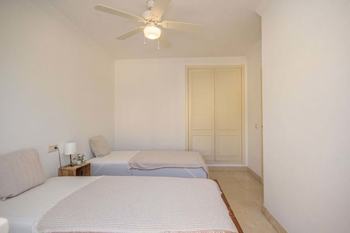 Image No.32-4 Bed Semi-Detached for sale