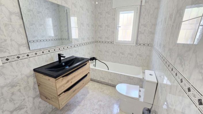 Image No.27-4 Bed Villa for sale