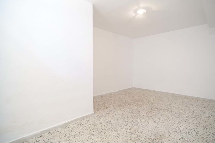 Image No.42-4 Bed Villa for sale