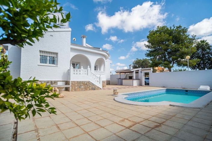 Image No.5-4 Bed Villa for sale