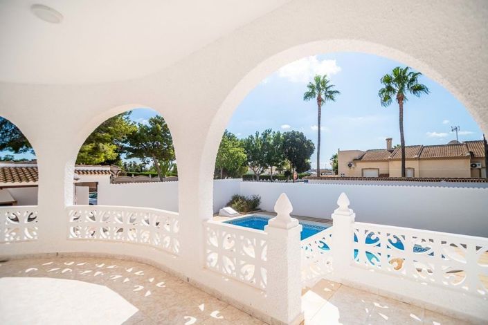 Image No.6-4 Bed Villa for sale