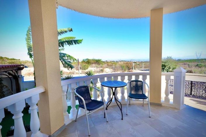 Image No.3-Villa de 4 chambres à vendre à Villamartin