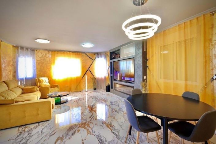 Image No.8-Villa de 4 chambres à vendre à Villamartin