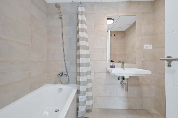 Image No.26-2 Bed Apartment for sale