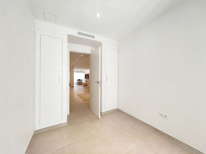 Image No.12-3 Bed Apartment for sale