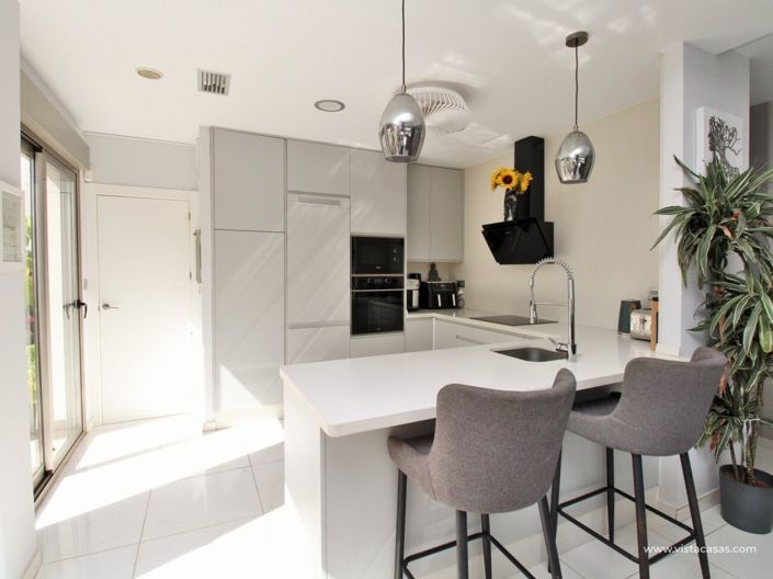 Image No.10-4 Bed Villa for sale