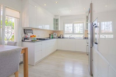 1447-645325-78d1f4f8b6655591b02d22fabb36a692d