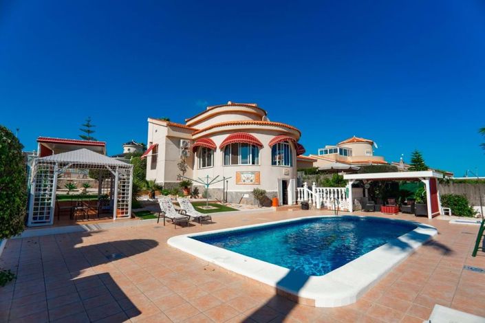 Image No.3-2 Bed Villa for sale