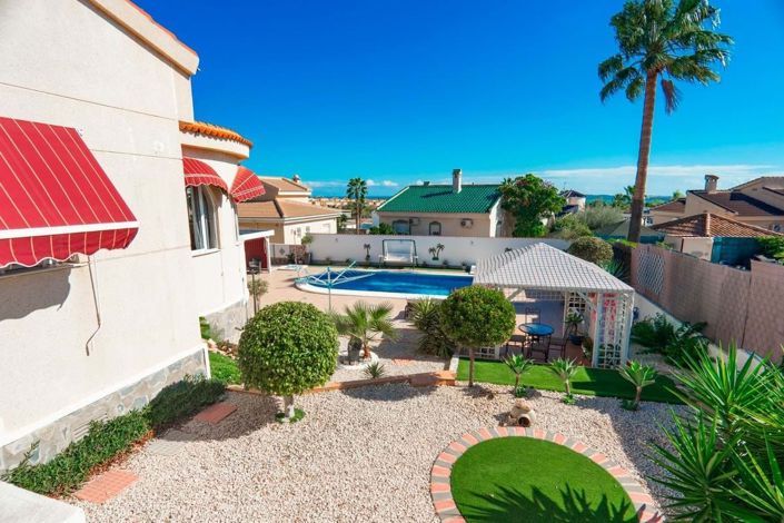 Image No.4-2 Bed Villa for sale