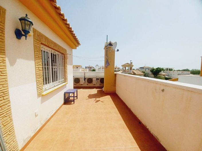 Image No.30-3 Bed Townhouse for sale