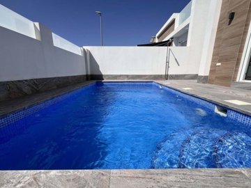 1447-645317-78d1f4f8b6655591b02d22fabb36a692d