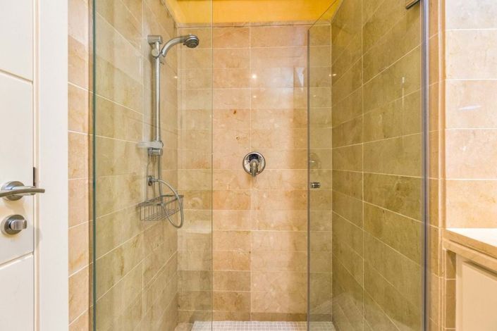 Image No.26-3 Bed Townhouse for sale