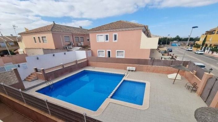 Image No.19-4 Bed Townhouse for sale