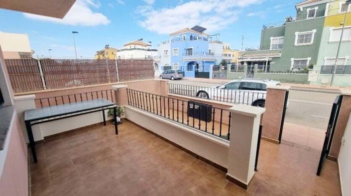 Image No.22-4 Bed Townhouse for sale