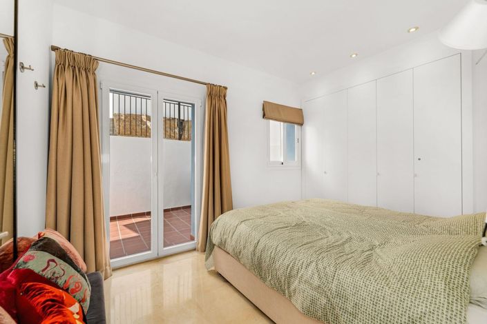 Image No.14-3 Bed Apartment for sale