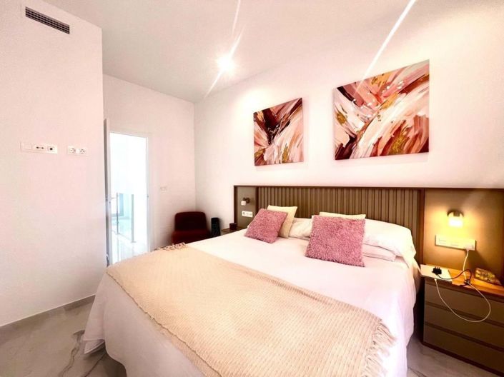 Image No.11-3 Bed Villa for sale