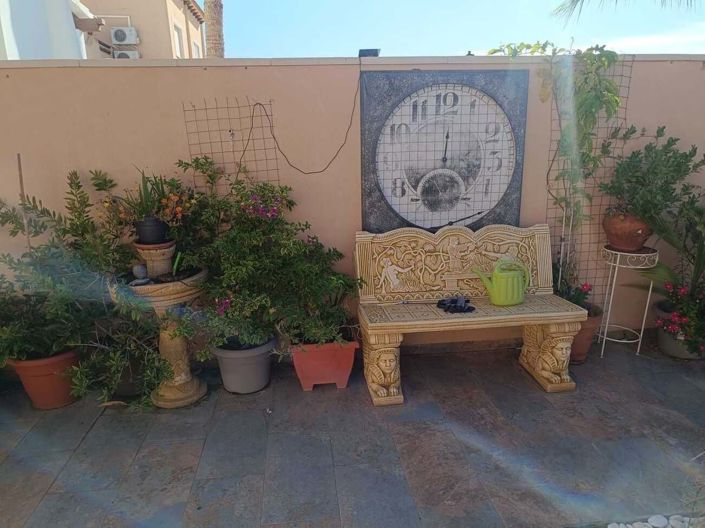 Image No.17-2 Bed Semi-Detached for sale