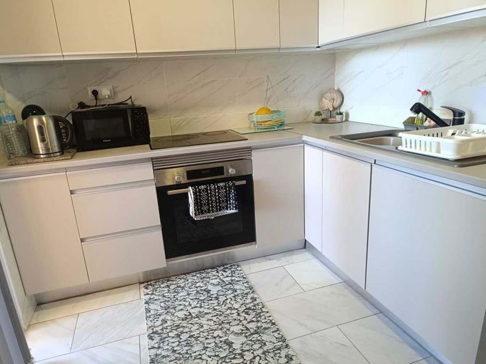 Image No.18-2 Bed Semi-Detached for sale