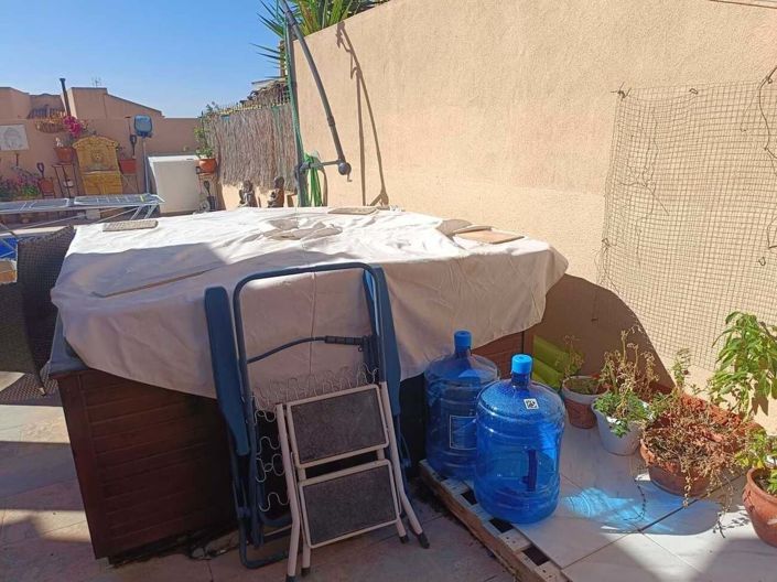 Image No.40-2 Bed Semi-Detached for sale