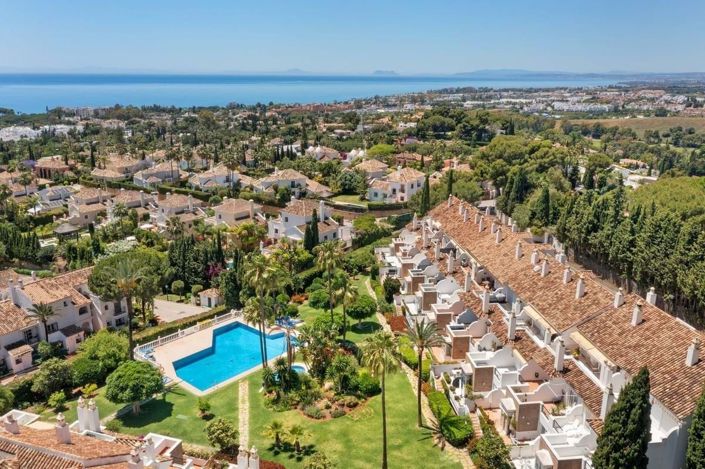 Image No.27-3 Bed Townhouse for sale