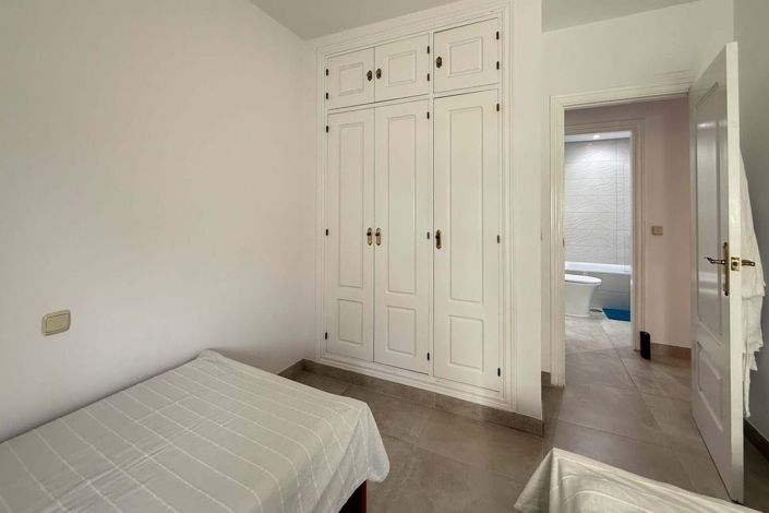 Image No.25-2 Bed Apartment for sale