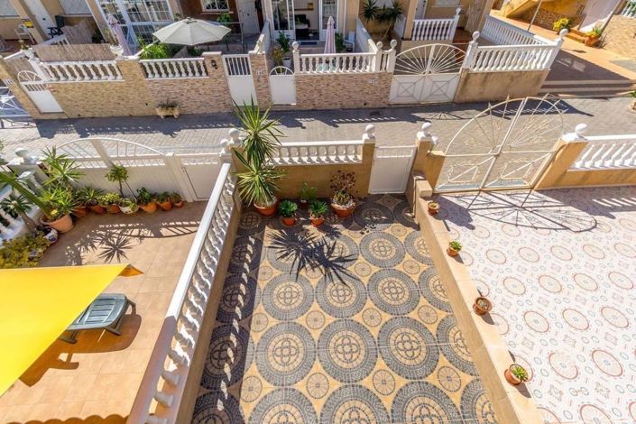 Image No.23-2 Bed Townhouse for sale