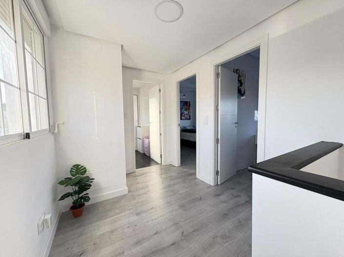 Image No.24-3 Bed Villa for sale