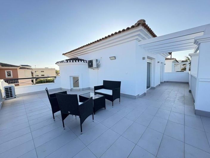 Image No.32-3 Bed Villa for sale