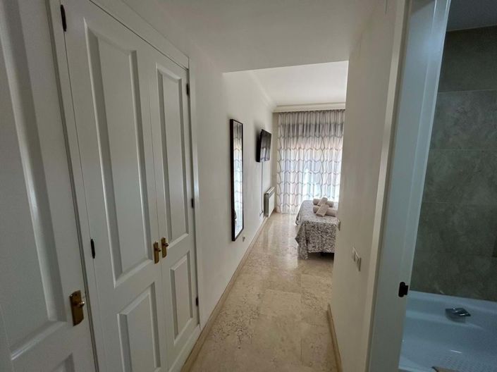 Image No.10-3 Bed Apartment for sale