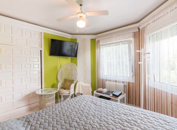 Image No.15-2 Bed Villa for sale