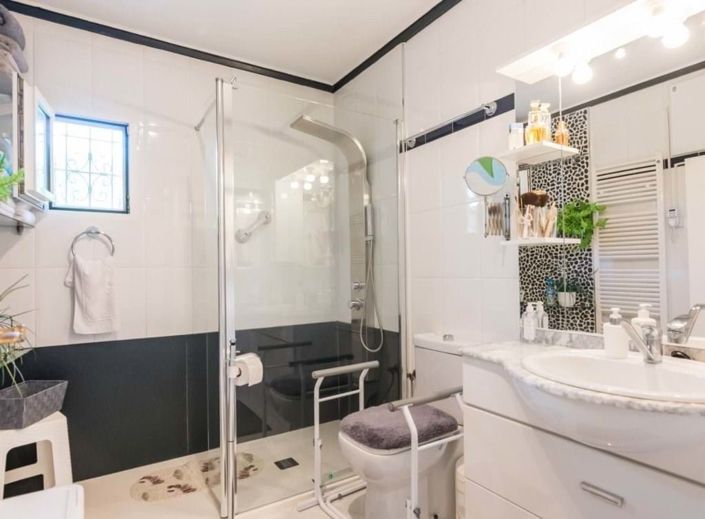 Image No.18-2 Bed Villa for sale