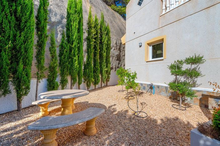 Image No.11-2 Bed Townhouse for sale