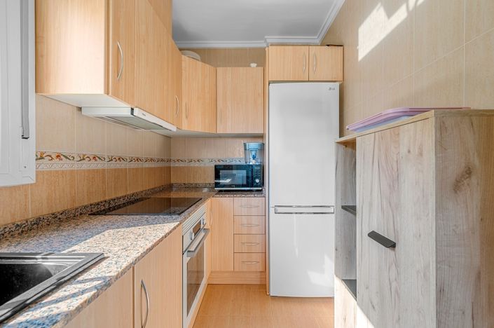 Image No.17-2 Bed Townhouse for sale