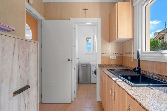 Image No.19-2 Bed Townhouse for sale