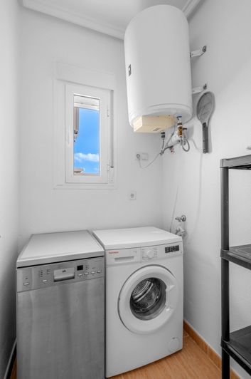 Image No.20-2 Bed Townhouse for sale