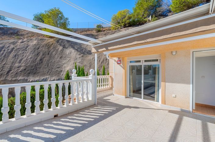 Image No.28-2 Bed Townhouse for sale