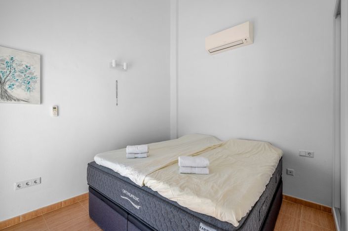 Image No.30-2 Bed Townhouse for sale